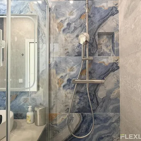 Bright With Garden Close To The Metro * Paris