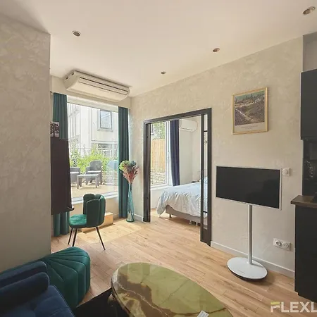 Apartment Bright With Garden Close To The Metro *