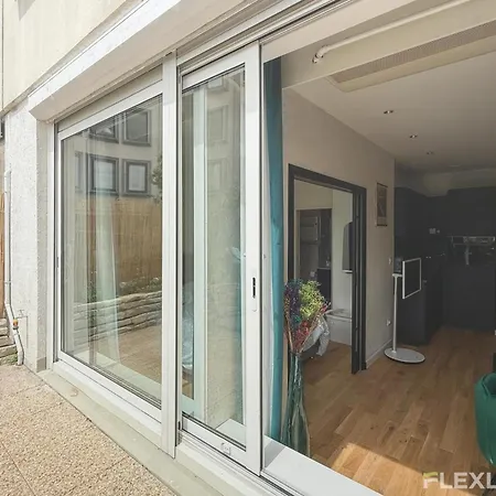 Bright With Garden Close To The Metro Apartment Paris
