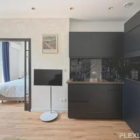 Apartment Bright With Garden Close To The Metro Paris