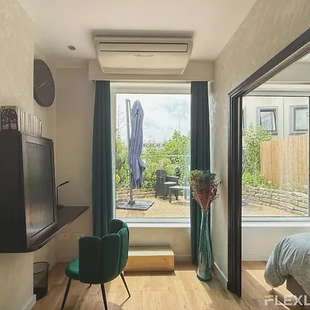 Bright With Garden Close To The Metro * Paris